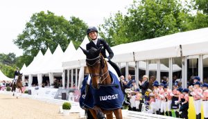 Erstes Mal in Hamburg, persönliche Bestleistung mit Vayron – Ingrid Klimke hatte Grund zum Strahlen nach dem CDI5*-Grand Prix. Foto: Thomas Hellmann