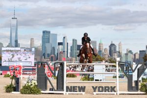 Gilles Thomas und Qalista Siegen vor der New Yorker Skyline. Foto: LGCT