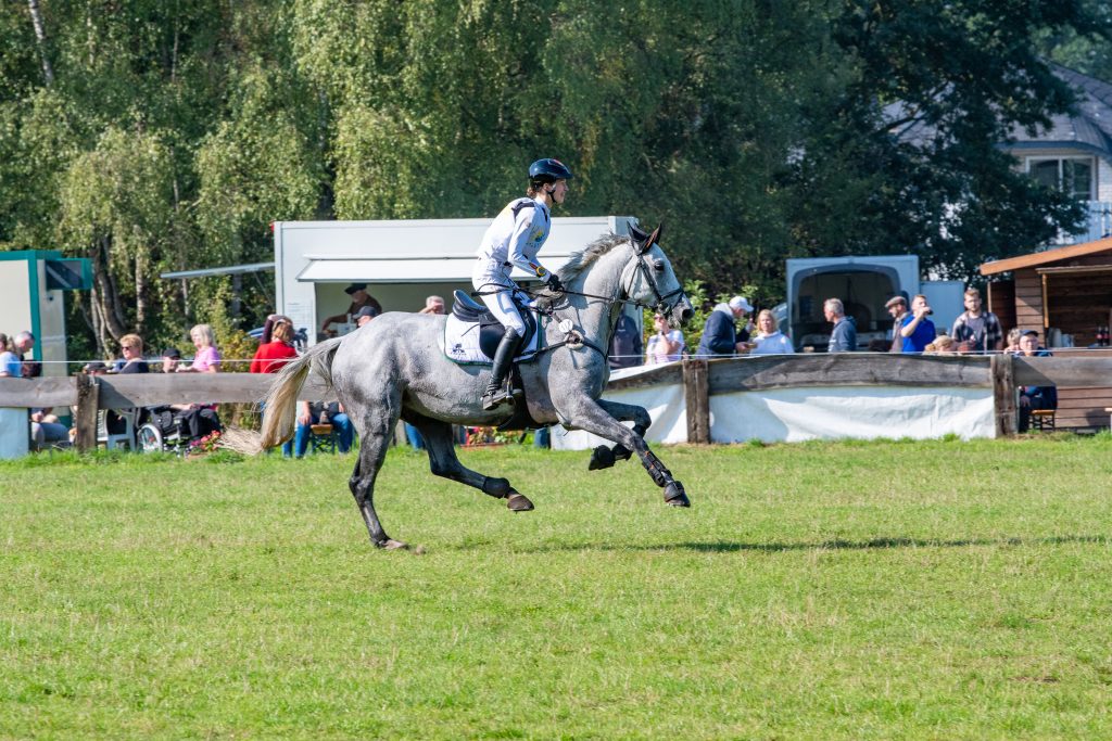 Teresa Leowald und DJ Continus, Sieger im CCI2* von Wesel-Obrighoven und Rheinische Meister der Junioren 2025. Foto: Equipe Foto