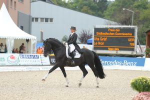 Uta Gräf und Le Noir 2013 in Donaueschingen. Foto: sportfotos-lafrentz.de