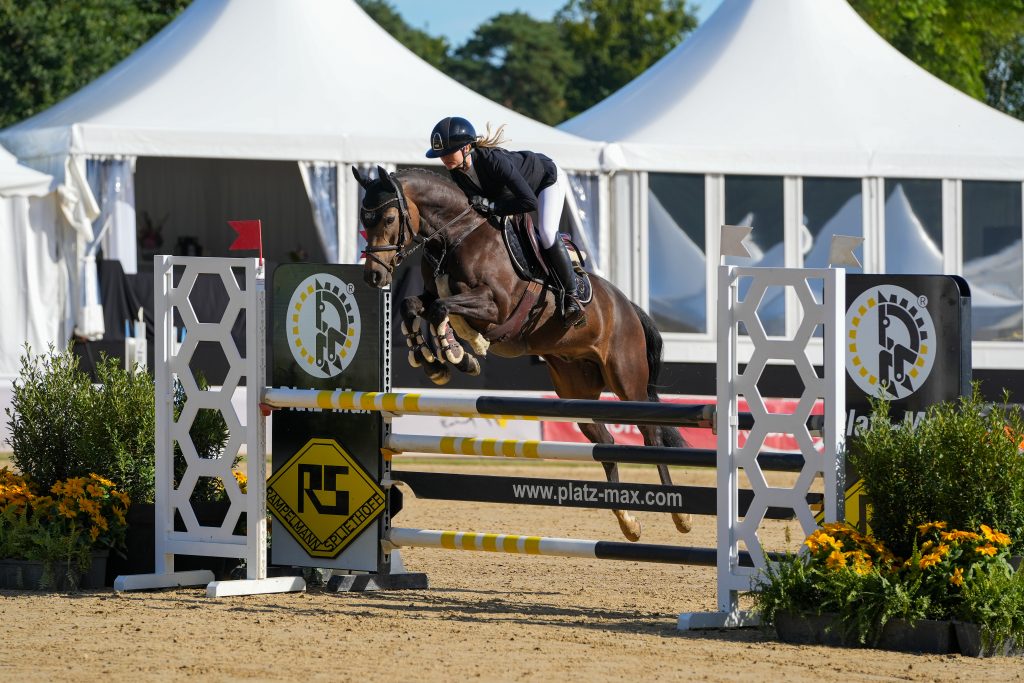 Coer Jack unter Alina Christin Gutt. (Foto: van Bebber)