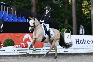 Pauline Kesting und D'uplo B NRW. Foto: Mirka Nilkens