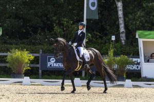 Pramwaldhof’s Bayala unter Regine Mispelkamp bei ihrem Europameisterschaftsdebüt. (Foto: FEI/Leanjo de Koster)