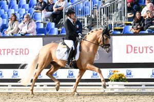 Jacqueline Schurf und Der Goldjunge AT. Foto: Mirka Nilkens