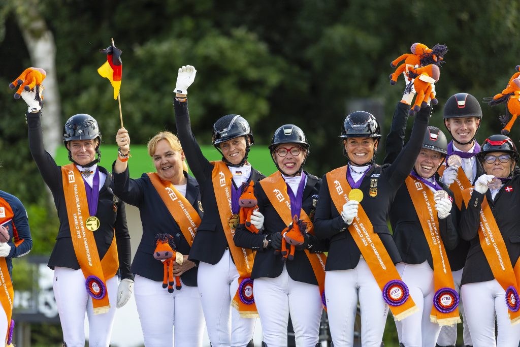 Die deutsche Mannschaft gewann Gold bei den Europameisterschaften der Para-Dressurreiter. (Foto: FEI/Leanjo de Koster)