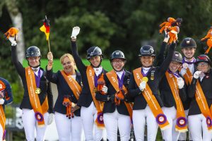 Die deutsche Mannschaft gewann Gold bei den Europameisterschaften der Para-Dressurreiter. (Foto: FEI/Leanjo de Koster)