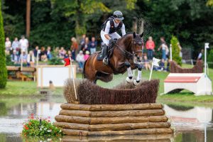 Julia Krajewski und Ajana beim Bundeschampionat 2025. Foto: sportfotos-lafrentz.de