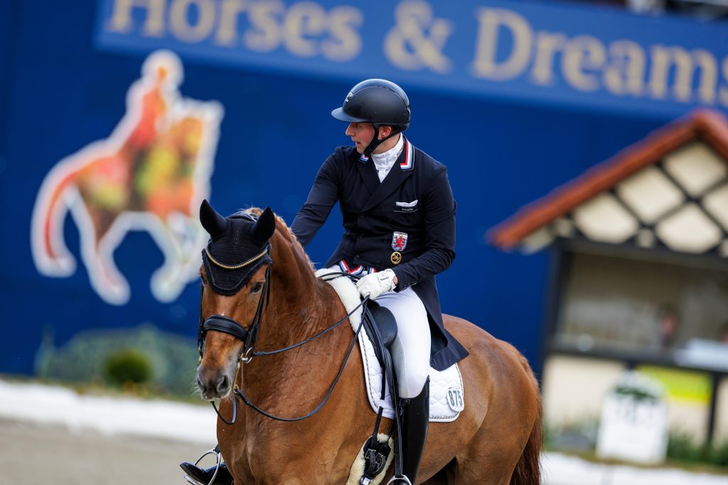 Der sympathische Flash Gordon wird nun von Daniel Bachmann Andersen geritten. Foto: sportfotos-lafrentz.de