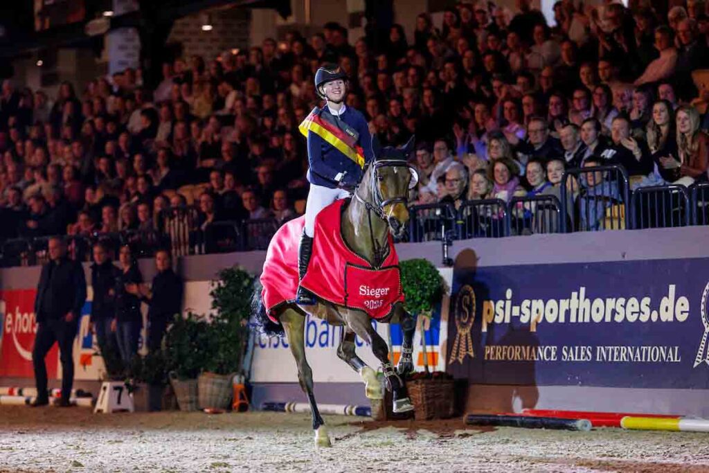 Die Sieger im HGW-Bundesnachwuchschampionat 2025: Tippi Heineking und Lady Cadora. Foto: Sportfotos-lafrentz.de