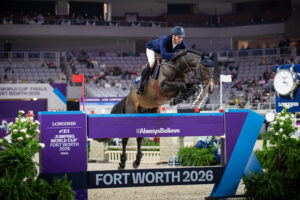 Daniel Deusser und Otello de Guldenboom auf dem Weg zu Rang zwei beim Auftaktspringen in Texas. (Foto FEI/Shannon Brinkmann)