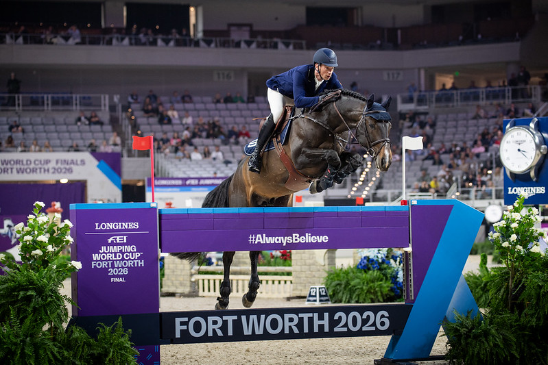 Daniel Deusser und Otello de Guldenboom auf dem Weg zu Rang zwei beim Auftaktspringen in Texas. (Foto FEI/Shannon Brinkmann)