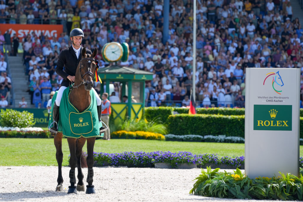 Sieger im Rolex Grand Prix: Richard Vogel und United Touch S. Foto: Lisa van Bebber