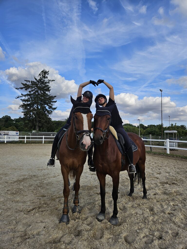 Reitschüler und Schulpferde der "Reitschulmanufaktur" Düren sind bereit für die WM in Aachen! Foto: Privat