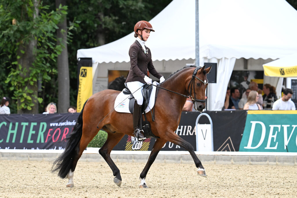 Glücksbote und Agata Zakhrabekova auf dem Weg zu Platz vier. Foto: Nilkens