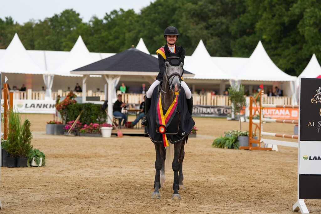 Sophie Hinners und Cincinnati sind die Champions bei den Sechsjährigen. Foto: van Bebber