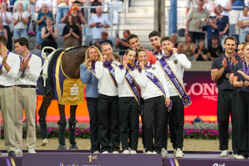 Das Team Norka Automation des Voltigiervereins Köln-Dünnwald sicherte sich seinen vierten WM-Titel. Foto: van Bebber