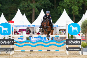 Sven siegte bei den sechsjährigen Springponys. Foto: van Bebber