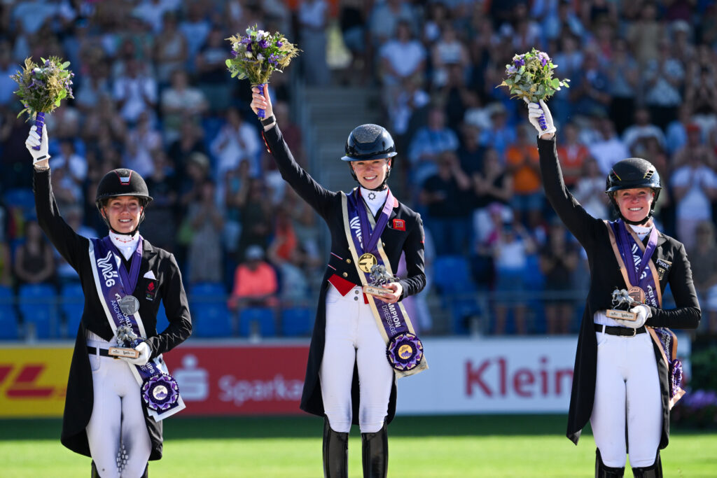 Cathrine Laudrup-Dufour (Silber), Lottie Fry (Gold) und Katharina Hemmer (Bronze). (Foto Nilkens)