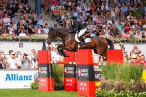 Michael Jung und fischerChipmunk FRH auf dem Weg zum Titel. Foto: van Bebber