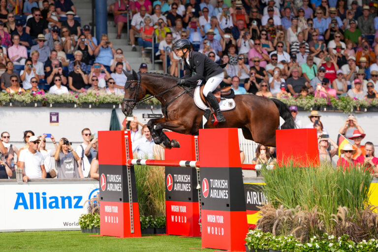 Michael Jung und fischerChipmunk FRH auf dem Weg zum Titel. Foto: van Bebber