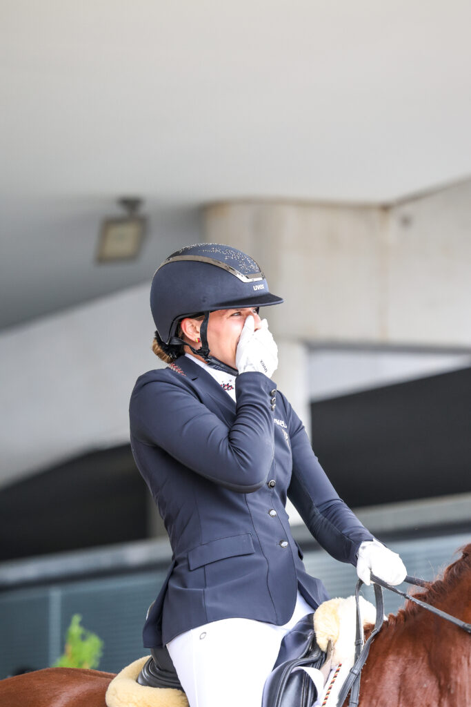 Helen Brandt kann es kaum fassen, dass sie mit Vulkan Vegas eine so beeindruckende Kür reiten konnte. (Foto Thamm)