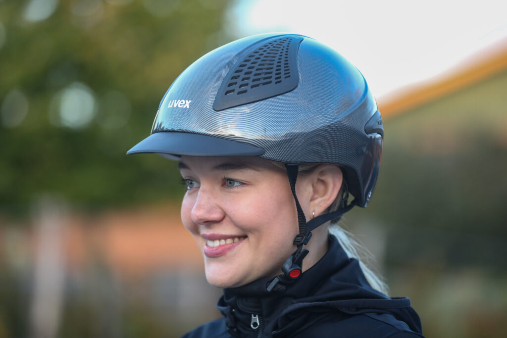 Ein Reithelm ist Pflicht – er muss jedoch auch gut sitzen und bestimmte Sicherheitsvorgaben erfüllen.
Foto: Rebecca Thamm
