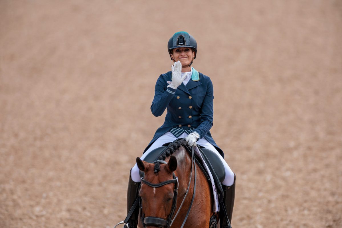 Diana Al-Shaer bei den Weltmeisterschaften 2022 mit ihrem damaligen Pferd Unazalee de Massa, der mit ihr 2024 vom aktiven Sport zurückgetreten ist. Foto: Sportfotos-lafrentz.de