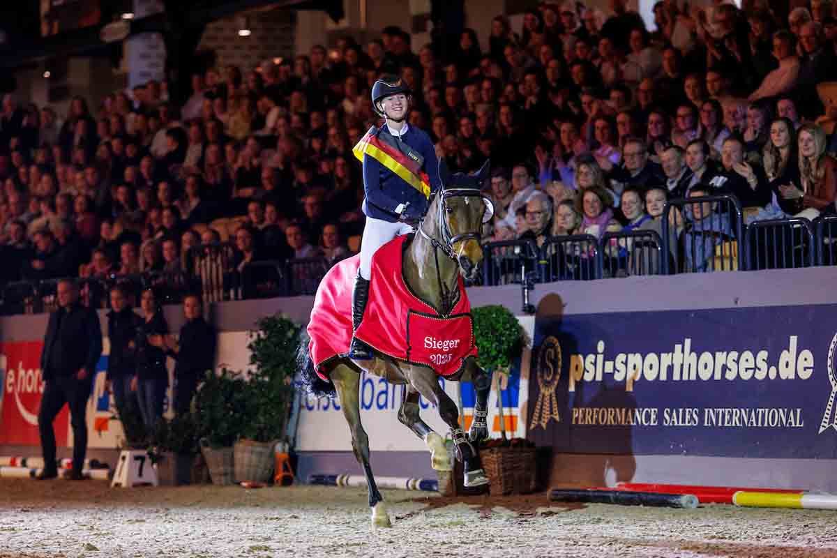 Die Sieger im HGW-Bundesnachwuchschampionat 2025: Tippi Heineking und Lady Cadora. Foto: Sportfotos-lafrentz.de