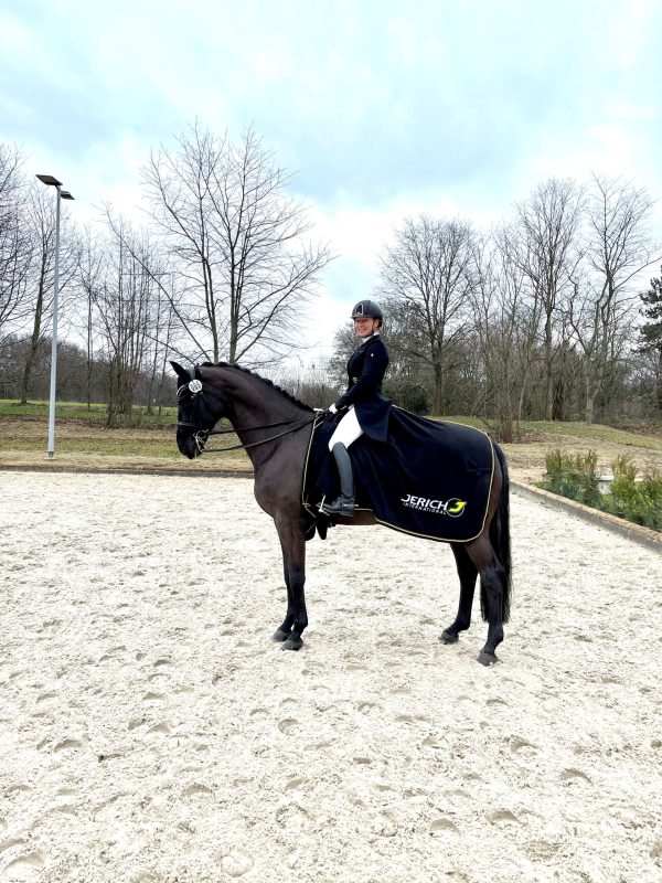 Jana Freund mit Big Ben MJ. Foto: Archiv PEMAG