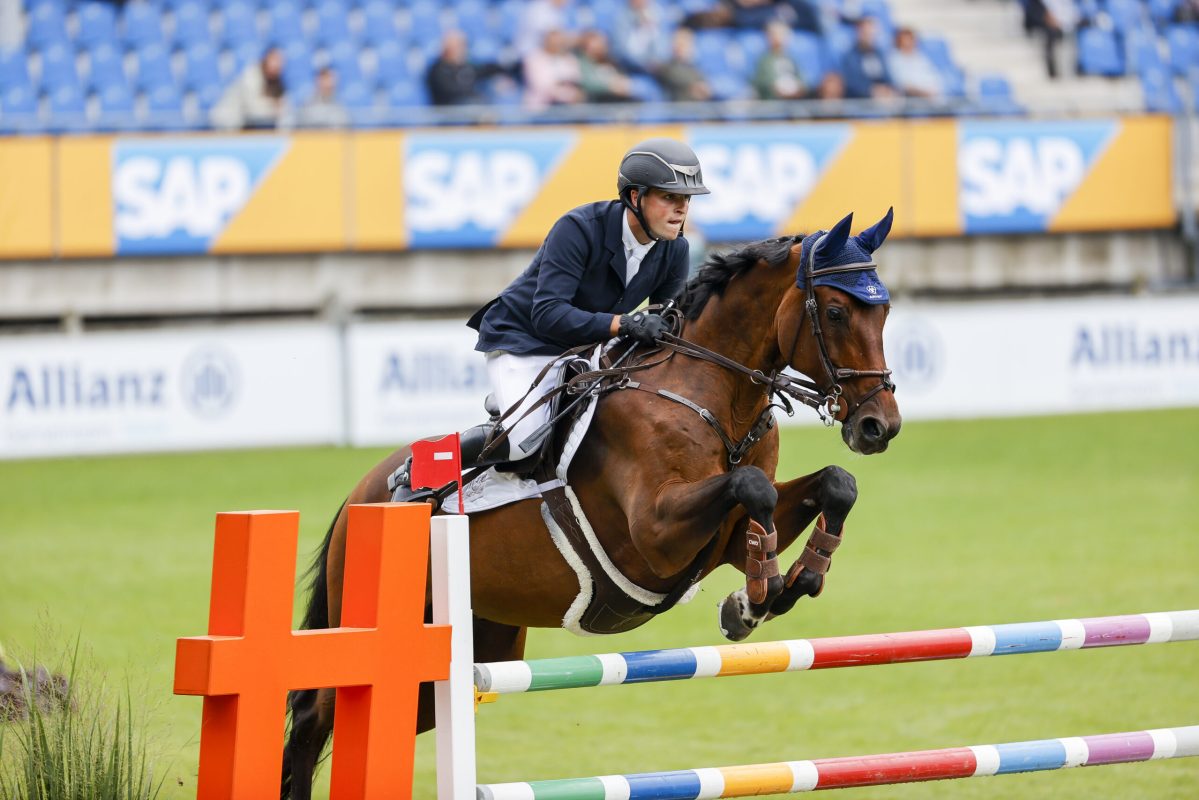AACHEN - CHIO Aachen 2021

SANDERS Tom (GER), Colarde E
Finale von Deutschlands U25 Springpokal der Stiftung Deutscher Spitzenpferdesport, Preis der Familie Müter
Springprüfung mit Stechen 

Aachen, Reitstadion Soers
15. September 2021
© www.sportfotos-lafrentz.de/Stefan Lafrentz