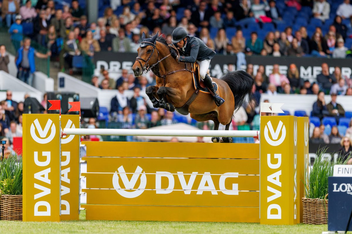 Harrie Smolders und Mr. Tac, die Sieger im Championat von Hamburg 2025. Foto: sportfotos-lafrentz.de