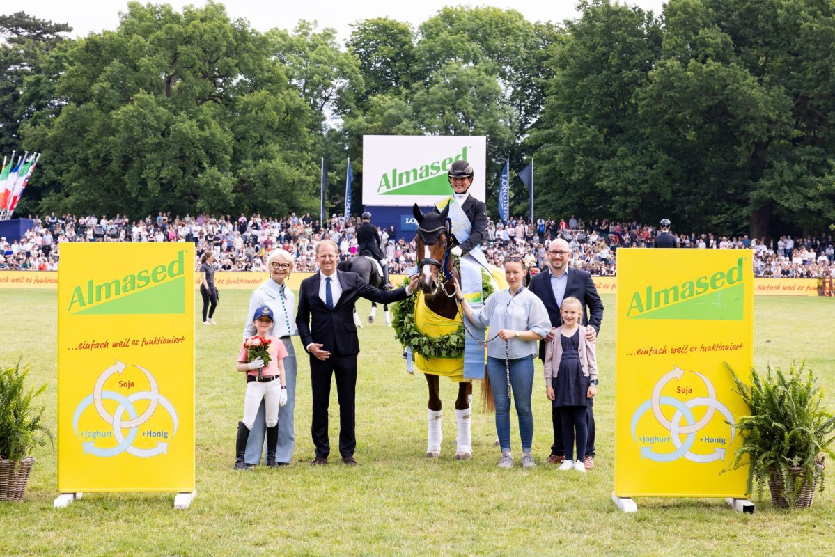 Anna-Lena Kracht und Florinio, Dressur-Derby Sieger 2025. Foto: Thomas Hellmann.