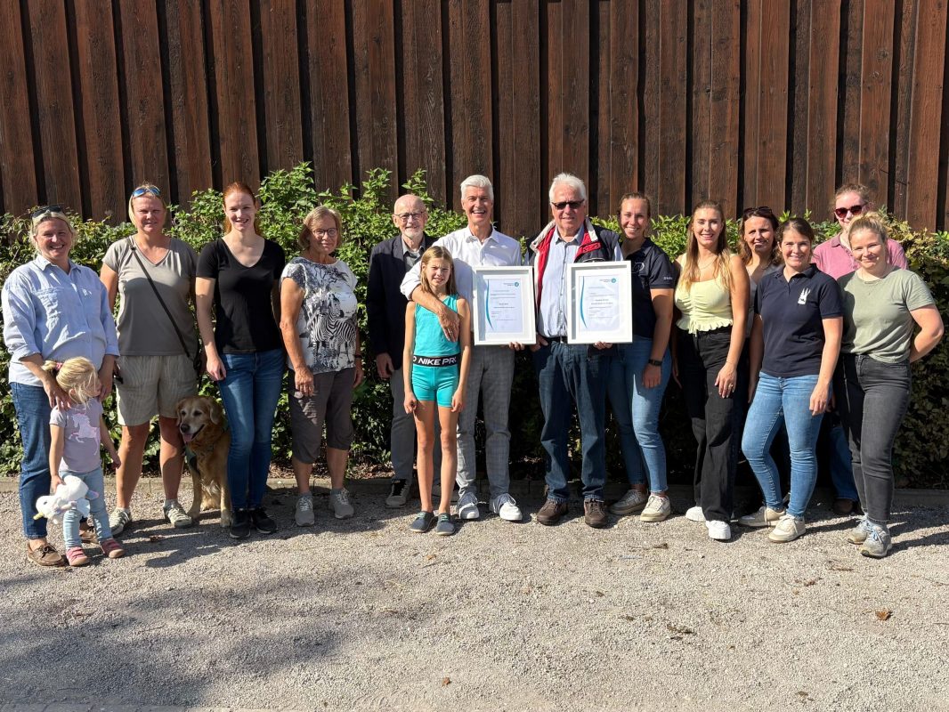 mit Vereinsmitgliedern